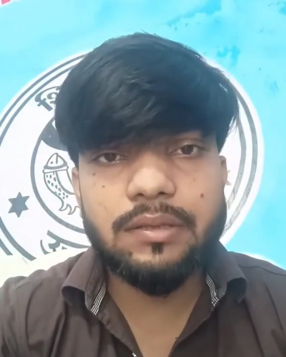 दातागंज ब्लॉक के इंचार्ज प्रधानाध्यापक पवन भारती।
